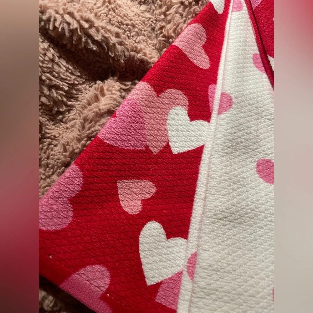 NWT Super Cute Kate Spade Valentine Hearts Kitchen Towels- Set 3